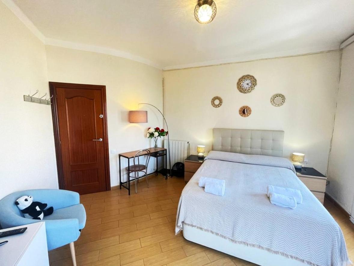 Rooms Nueva Valencia Barcelona Exterior photo