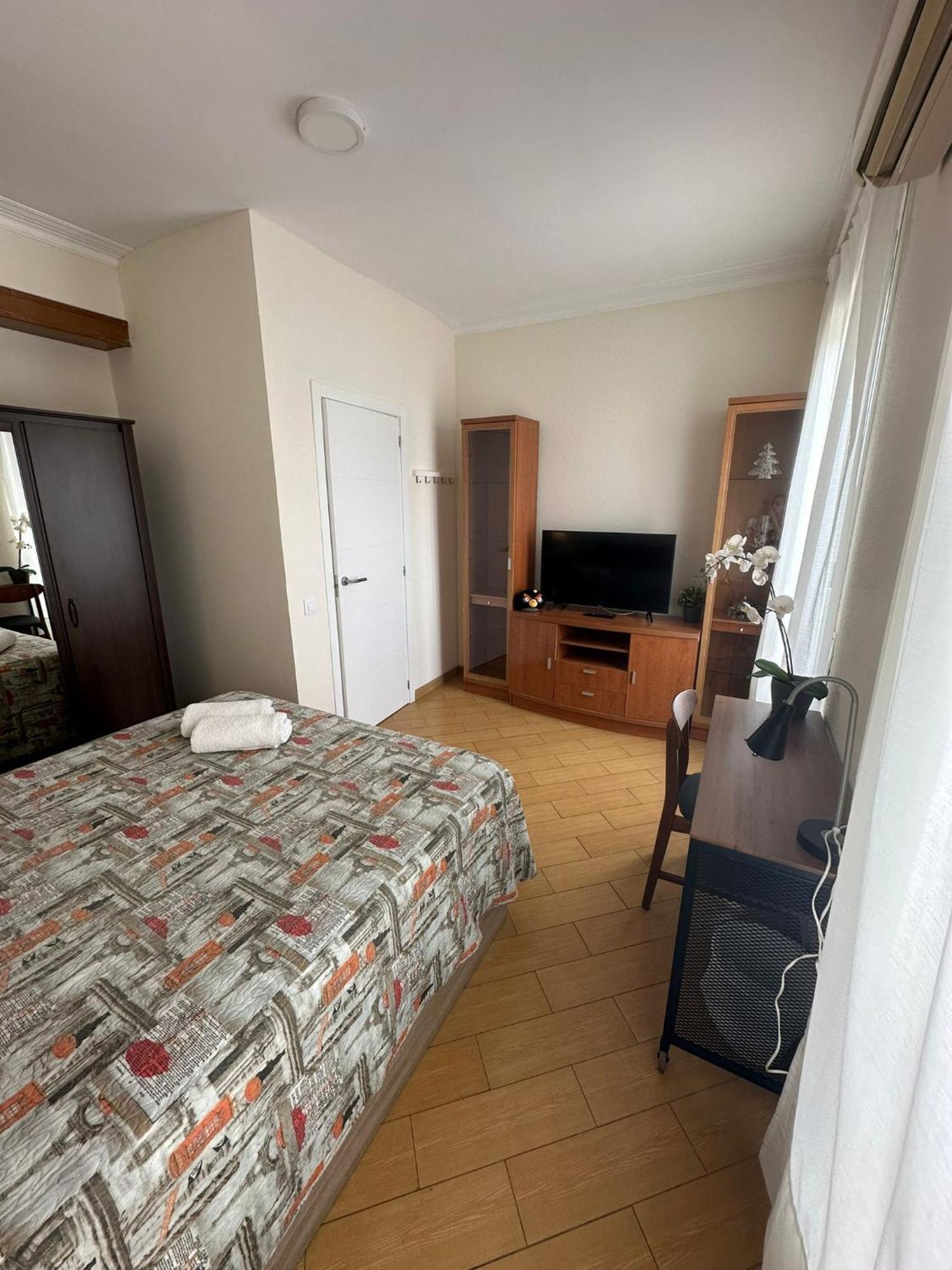 Rooms Nueva Valencia Barcelona Exterior photo