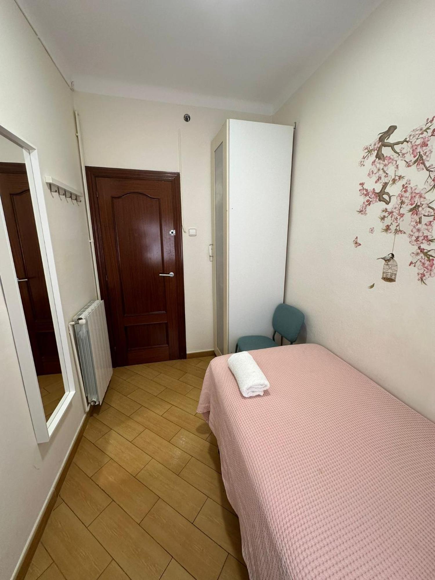 Rooms Nueva Valencia Barcelona Exterior photo